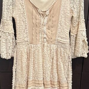 Chic Cream Lace Women's Blouse